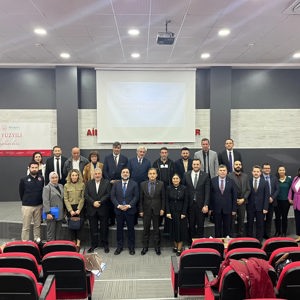 Bakanlığımız Heyeti Başkanlığında Roman Vatandaşlara Yönelik Strateji Belgesi ve II. Aşama Eylem Planı Değerlendirme Toplantısı Gerçekleştirildi - fotoğraf 1