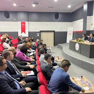 Bakanlığımız Heyeti Başkanlığında Roman Vatandaşlara Yönelik Strateji Belgesi ve II. Aşama Eylem Planı Değerlendirme Toplantısı Gerçekleştirildi - fotoğraf 8