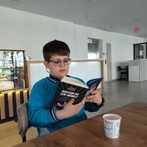 Özel Gereksinimli Bireylerle Kahve Ve Kitap Etkinliği - fotoğraf 3