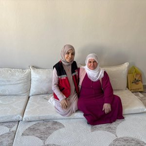 Aziz Şehitlerimiz Şehmus Mama’nın yengesi Halime Mama ve Reşat Taşan’ın eşi Naciye Taşan’ı ziyaret  - fotoğraf 1
