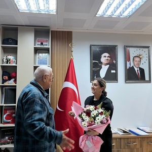 Huzurevimizin Kıymetli Çınarı İsmet Amcamızdan, İl Müdürümüz Sayın Emine BÖÇKÜN’e Gönülleri Isıtan Ziyaret - fotoğraf 3
