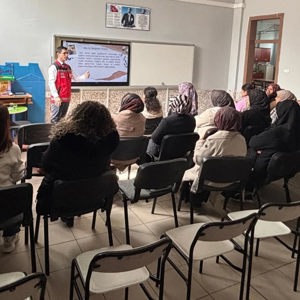  "Bilinçli Medya Kullanımı" ve "Aile İçi İletişim" Konulu Eğitim Düzenlendi - fotoğraf 2