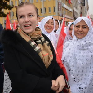 KASTAMONU'DA İLK KADIN MİTİNGİNİN 100. YIL DÖNÜMÜNE BAKAN YARDIMCIMIZ AYŞE ERGEZEN KATILDI - fotoğraf 9