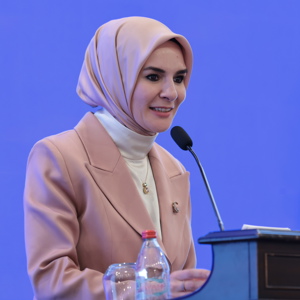 Emine Erdoğan Hanımefendi ve Bakanımız Göktaş, "Çocukların Dijital Ortamda Korunmasına İlişkin Uluslararası Politika ve Uygulama Paylaşımı" toplantısına katıldı - fotoğraf 3