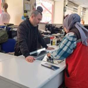 Kadına Yönelik Şiddetle Mücadele kapsamında ilçe esnafına bilgilendirme ziyaretleri gerçekleştirilmiştir. - fotoğraf 2