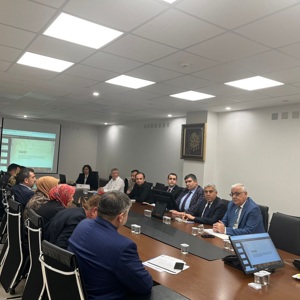  Osmaniye Aile ve Sosyal Hizmetler İl Md. @osmaniyeash · 20 Nis 📍Osmaniye Valiliği   II. Otizm Eylem Planı kapsamında, Sayın Vali Yardımcımız Yunus Emre Şahin başkanlığında; paydaş kamu kurum ve kuruluşları ve sivil toplum kuruluşlarının katılımıyla Osmaniye ili 2026 yılı ilk toplantısı gerçekleştirilmiştir. - fotoğraf 2