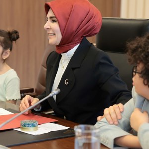 Bakanımız Göktaş, 23 Nisan dolayısıyla dolayısıyla şehit ve gazi çocuklarını ağırladı - fotoğraf 1