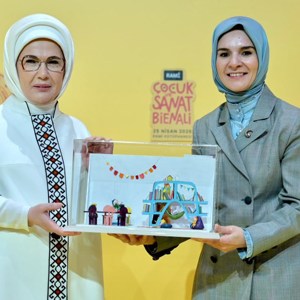 Emine Erdoğan Hanımefendi ve Bakanımız Göktaş, Rami Çocuk ve Sanat Bienali'nin açılışına katıldı - fotoğraf 1