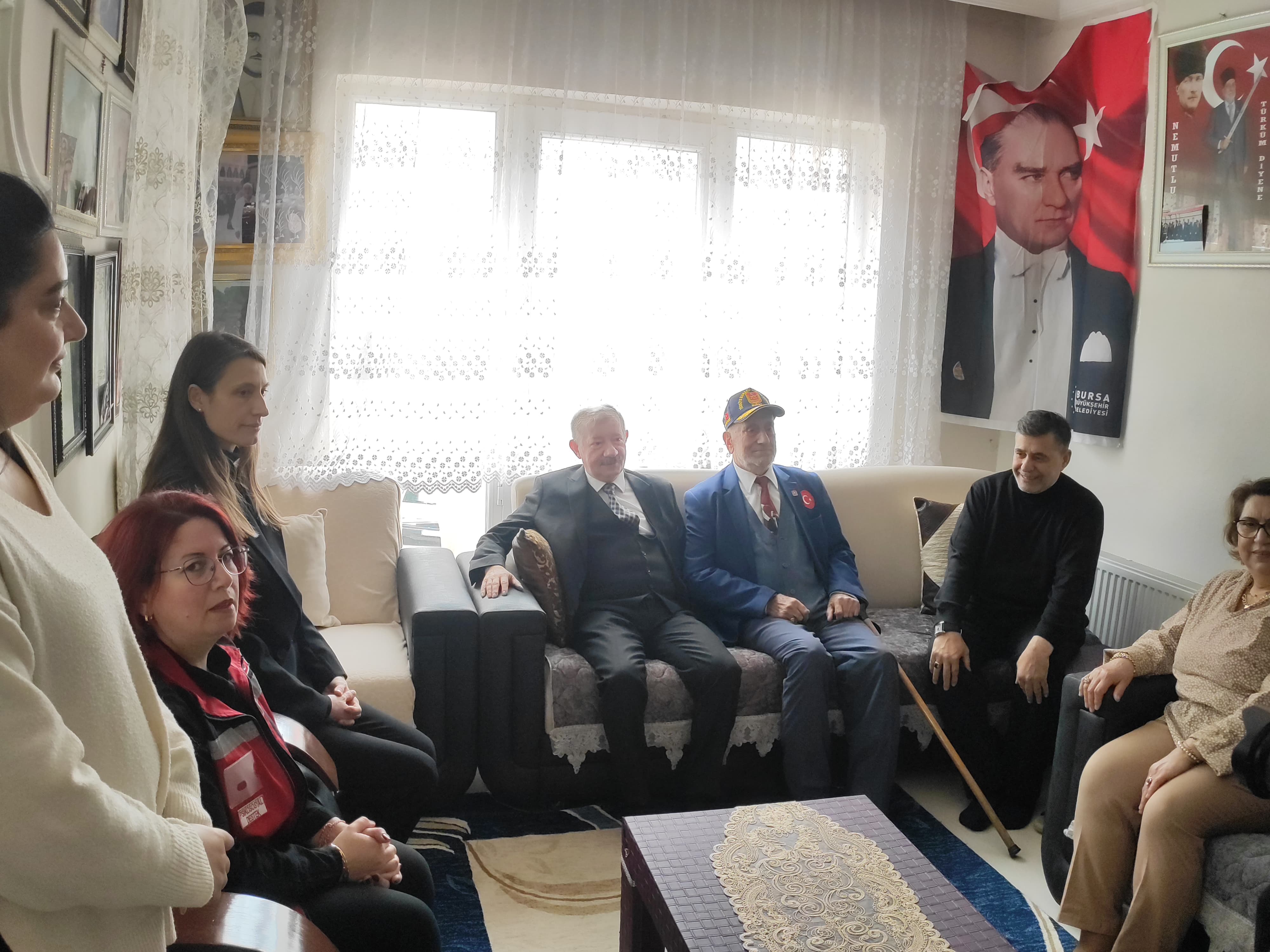  Keşan Kaymakamı Sayın Aziz MERCAN Ailelerin Ramazan Bayramlarını Kutladı.