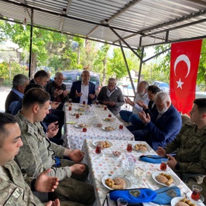 İl Müdürümüz Sayın Tolga Nacar, Şehit Bekir Atacan’ın sene-i devriyesi münasebetiyle düzenlenen anma programına katılım sağlamıştır. - fotoğraf 1