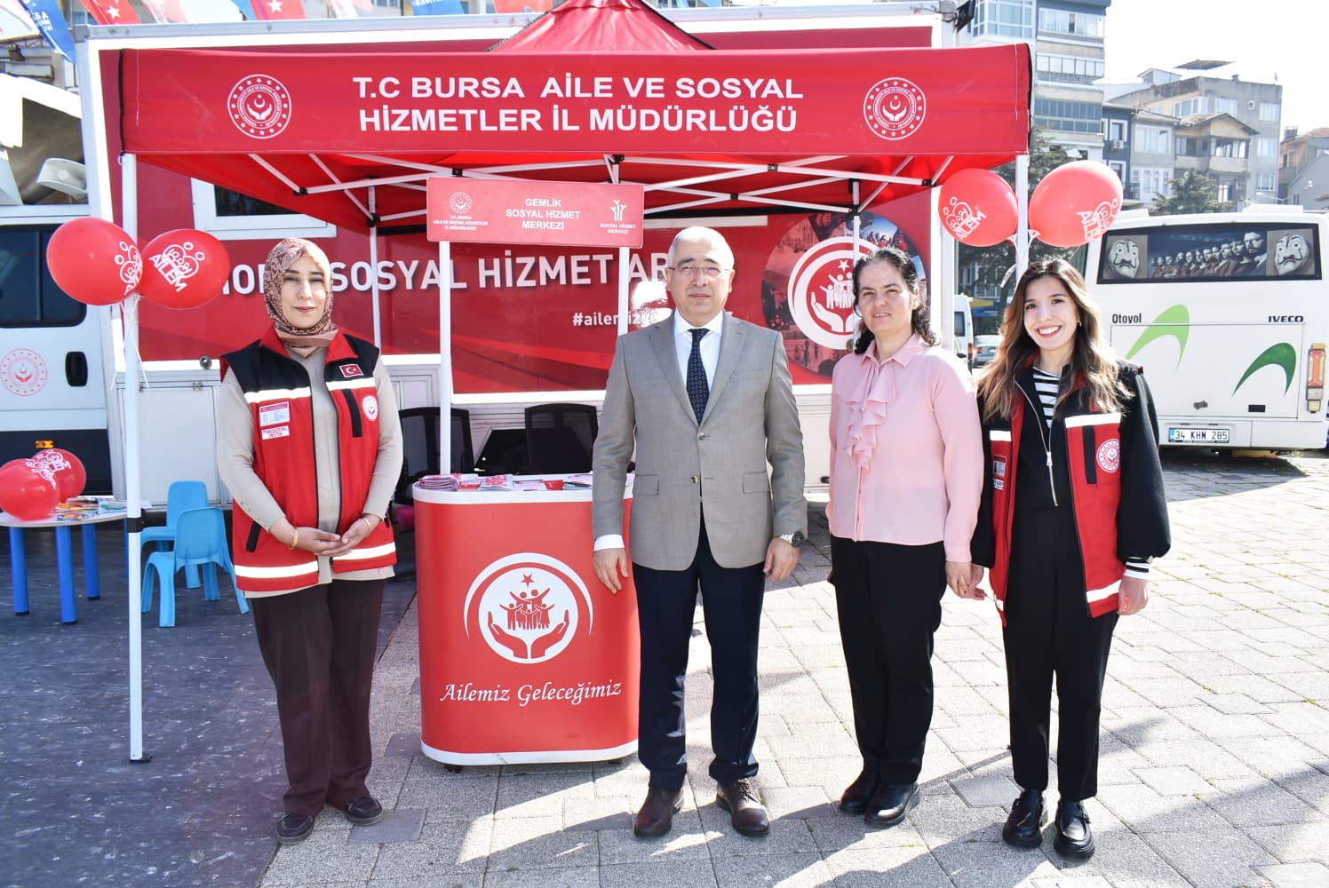 Gemlik’te Sosyal Hizmetler Sahaya İndi: Mobil Hizmet Aracı Vatandaşla Buluştu
