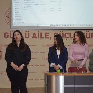 Klinik Psikolog Satı Karaşahin İl Müdürlüğümüzde Oyun Terapisi Temelli Neler Yapılabilir? konusu hakkında Bilgilendirici Eğitim Verdi - fotoğraf 5