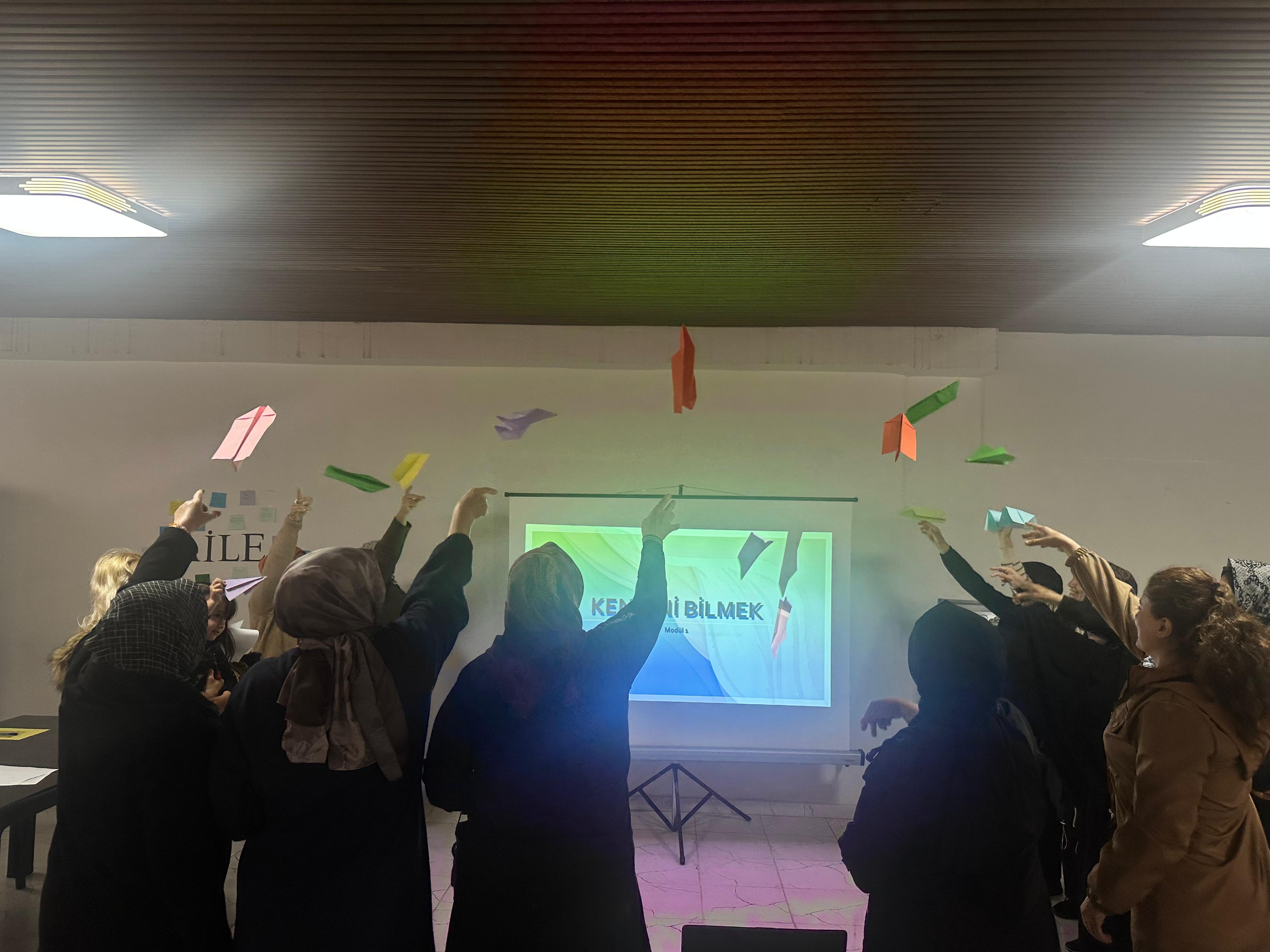 İl Müdürlüğümüz tarafından yürütülen Modüler Aile Eğitim Programı kapsamında, SED hizmetinden yararlanan ailelere yönelik kapalı grup çalışmaları gerçekleştirildi.