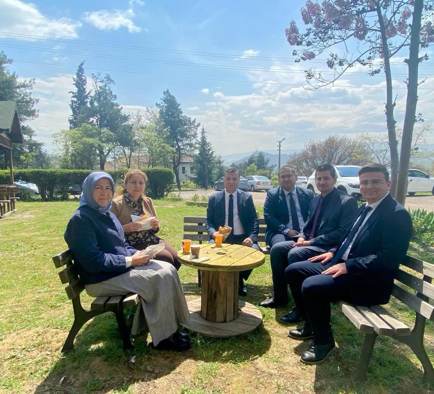Birlik ve Beraberliğin Gücüyle Hizmet Ediyoruz