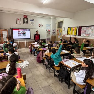  Medya Kullanımı Hakkında Eğitimi Verilmiştir - fotoğraf 1