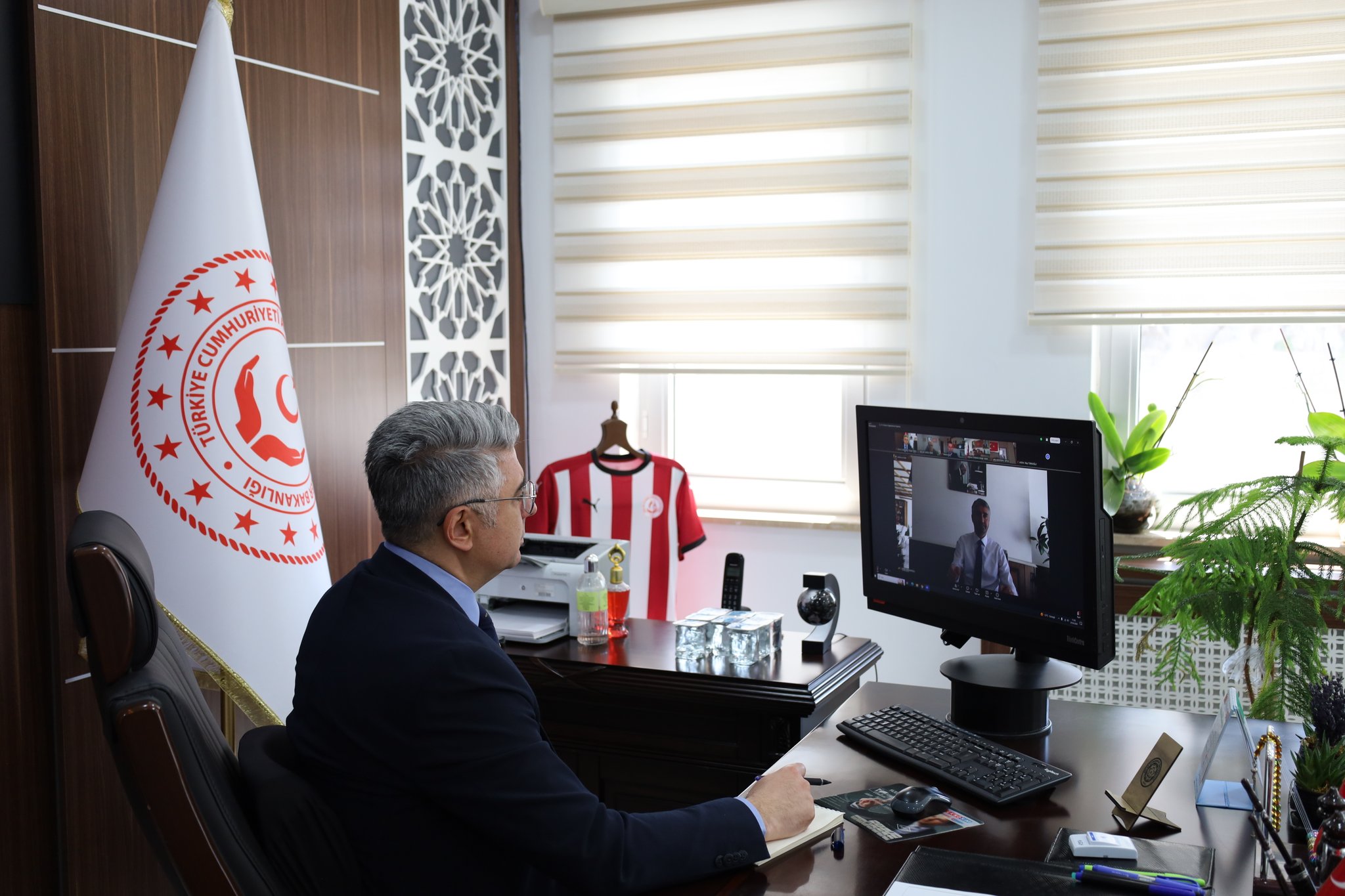 Bakan Yardımcısı Zafer Tarıkdaroğlu Başkanlığında Çevrim İçi Toplantı Yapıldı