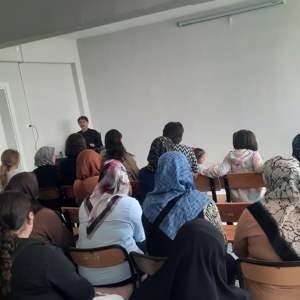 Çay Aile Destek Merkezinde (ADEM) de Değerlerin Edinilmesinde Ailenin Rolü ve Tütün Bağımlılığı ile Mücadele Konularında Eğitim Verildi - fotoğraf 1