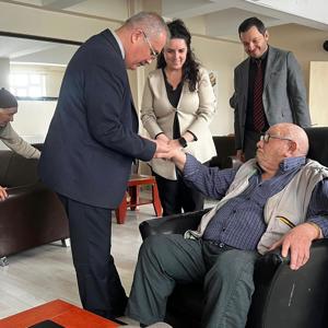 İl Müdürümüz Sayın Bilal Erdoğan, Bolvadin Huzurevinde Kalan Kıymetli Büyüklerimizi Ziyaret Etti. - fotoğraf 3