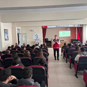 "Bilinçli Medya Kullanımı" ve "Sağlıklı Yaşam Becerileri" Konularında Eğitim Düzenlendi - fotoğraf 1