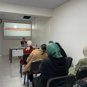 Kadına Yönelik Şiddetle Mücadele Farkındalık Semineri ve Evlilik Öncesi Eğitimi Gerçekleştirildi - fotoğraf 2