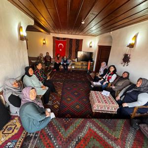 Sandıklı Kadın Kültür Evinde Aile Olmak Konusunda Bilgilendirici Eğitim Düzenlendi. - fotoğraf 1