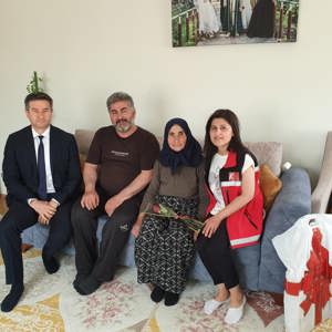 Anneler Gününde Sosyal Hizmet Merkezlerimiz Şehit Annelerimiz Ziyaret Ederek Anneler Gününü Kutladı. - fotoğraf 10