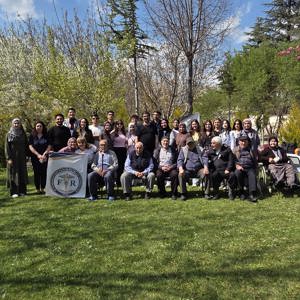 Bolvadin Huzurevi sakinlerimiz, Afyon Sağlık Bilimleri Üniversitesi Fizyoterapi Topluluğu öğrencileriyle bir araya geldi. - fotoğraf 5