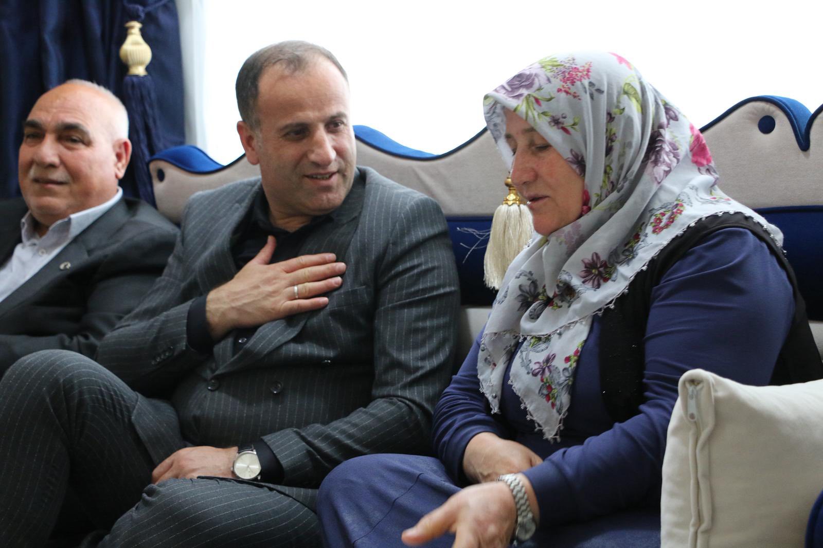 Aziz Şehidimiz Osman TELLİ’nin Kıymetli Annesinin Anneler Günü’nü Tebrik Ettik 