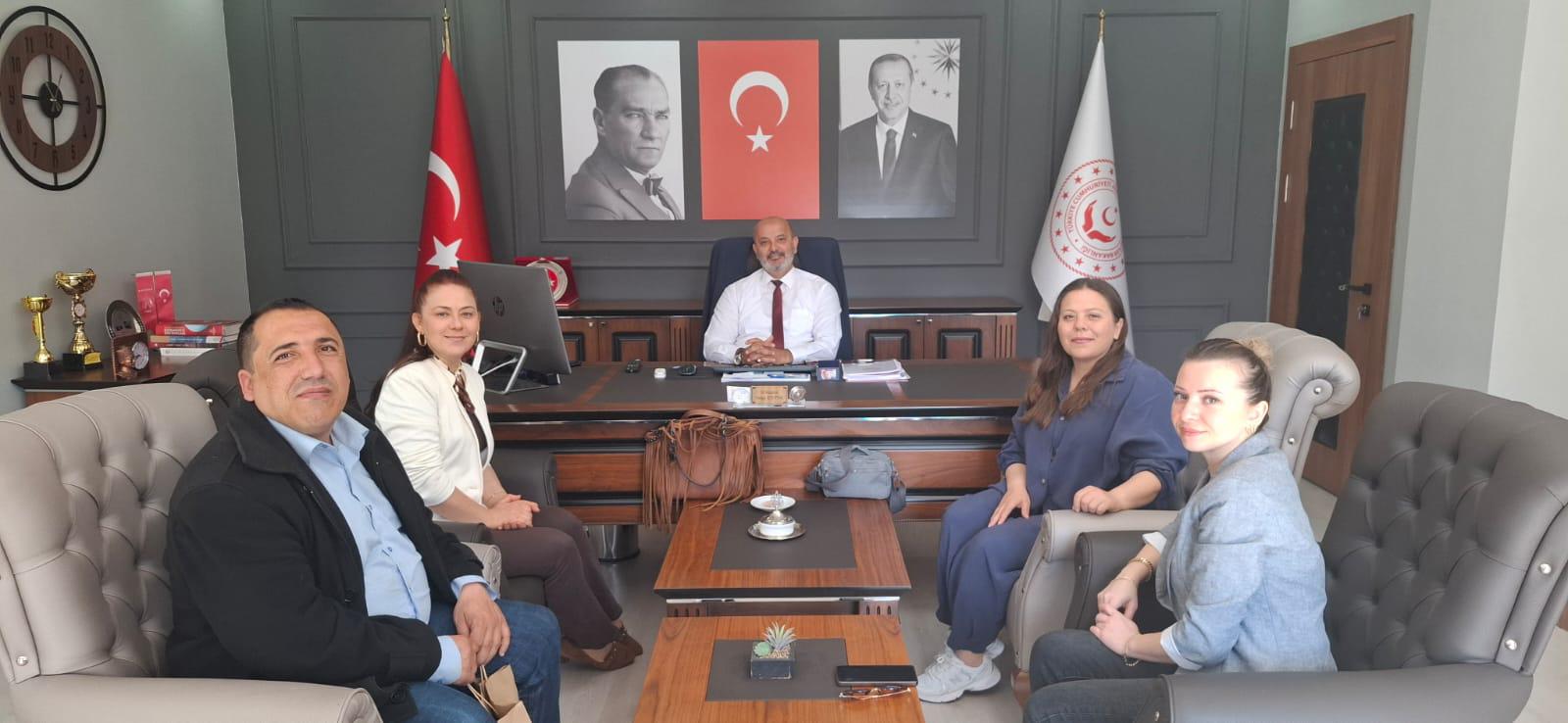 Menteşe Belediyesi Kent Konseyi Engelli Meclisi Başkanı Mine MENTEŞ ve Yürütme Kurulu üyeleri, İl Müdürümüz Yakup KÜTÜK’ü ziyaret etti.