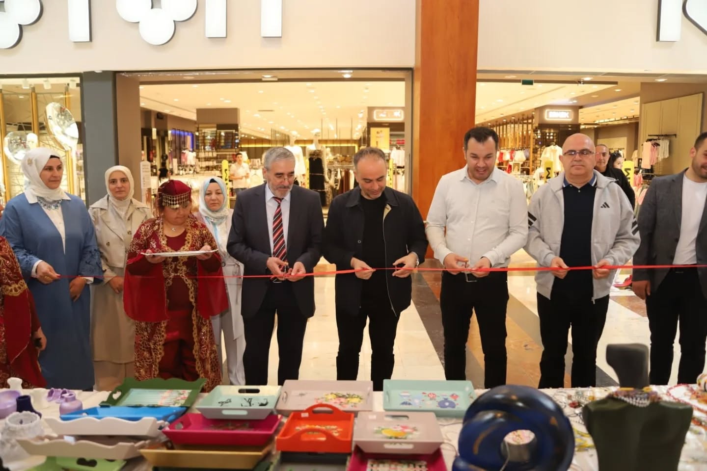 10-16 Mayıs Engelliler Haftası Kapsamında Özel Bireylerimizin Hazırladığı El Emeği Ürünler Sergilendi