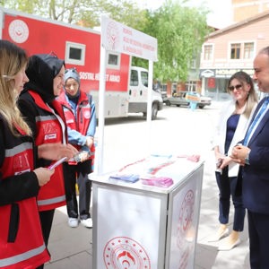 İl Müdürümüz Arif Topal Mobil Sosyal Hizmet Aracımızı Ziyaret Etti - fotoğraf 1