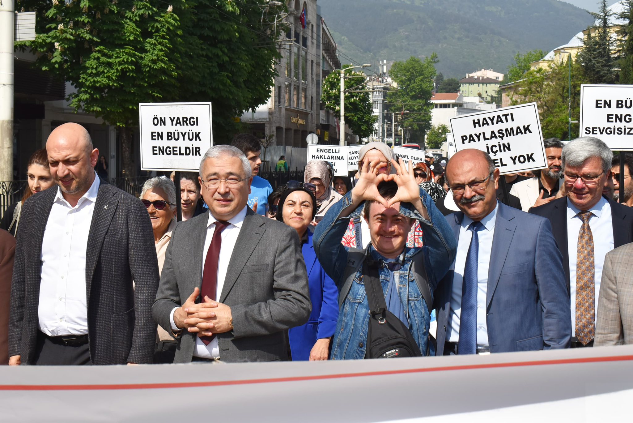 Adım Adım Engelsiz Yarınlar Farkındalık Yürüyüşü
