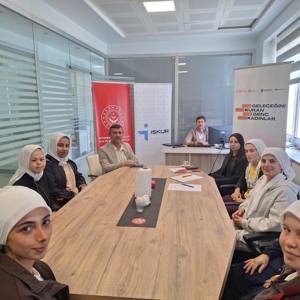 Mapeks Gıda Çalışanlarına "Geleceğini Kuran Genç Kadınlar" projesi kapsamında "Aile Yaşam Becerileri ve  Stres Yönetimi" Konularında Eğitim Verildi. - fotoğraf 1