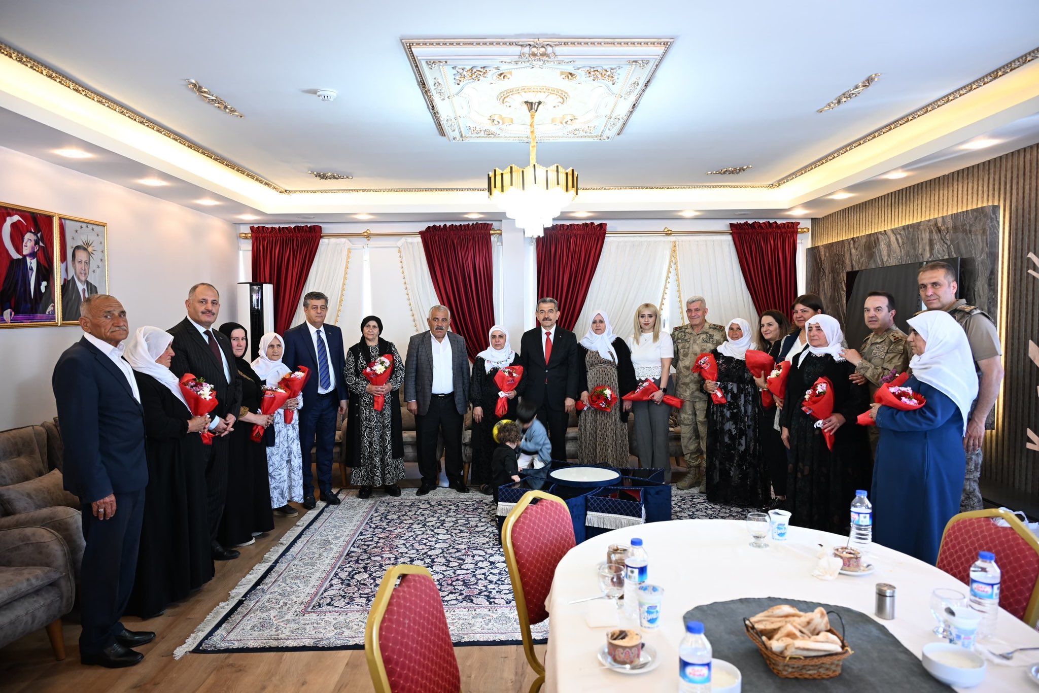Anneler Günü’nde Şehit Annelerine Vefa