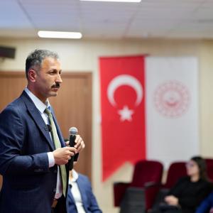 Bakanlığımız Personeline Yönelik “Yapay Zekâ ve Sosyal Hizmet” Paneli Düzenlendi - fotoğraf 4