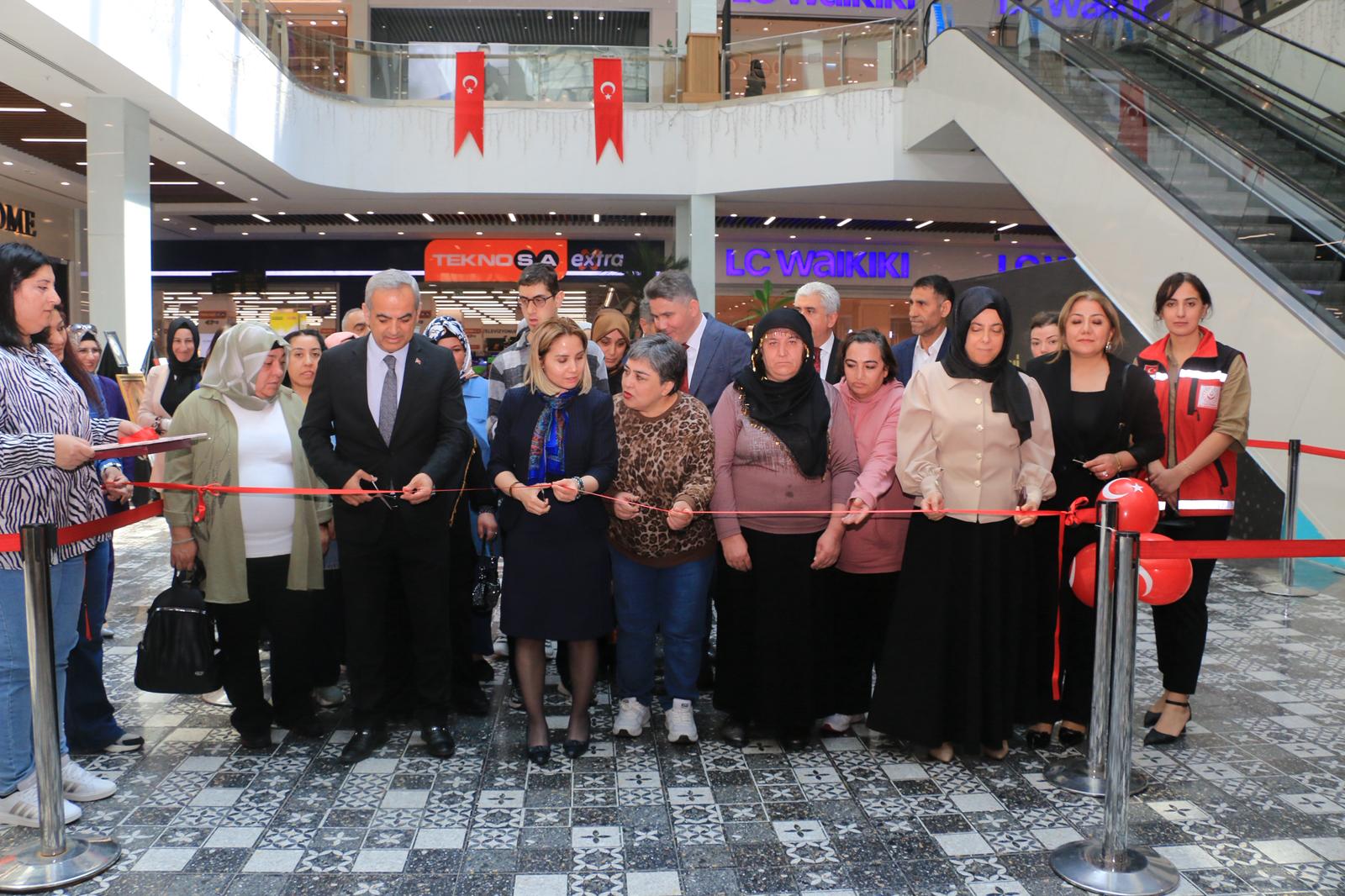 10-16 MAYIS ENGELLİLER HAFTASI’NDA ENGELSİZ EMEKLER ELYSİUM AVM’DE SERGİLENDİ
