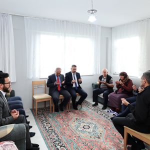 Valimiz Sayın Dr.Naci AKTAŞ Şehit İbrahim Çetin'in Bizlere Emaneti Kıymetli Ailesini Evlerinde Ziyaret Etti. - fotoğraf 1