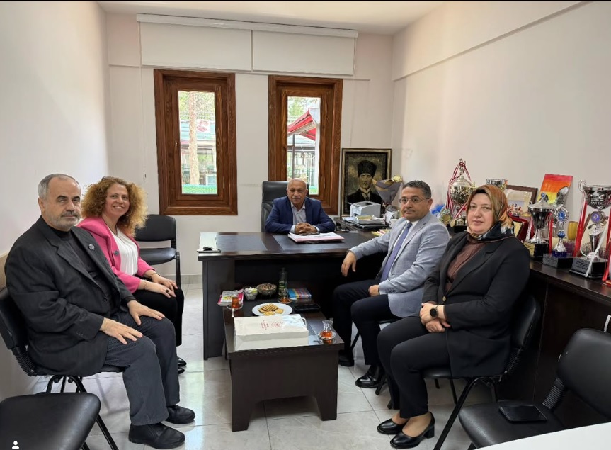 İl Müdürümüz Adem YÜCEL ve İl Müdür Yardımcımız Fatma ÖNGÖR, Engelliler Haftası kapsamında Otizm Derneği Amasya Şubesi Başkanı İbrahim KURT’u ziyaret etti.