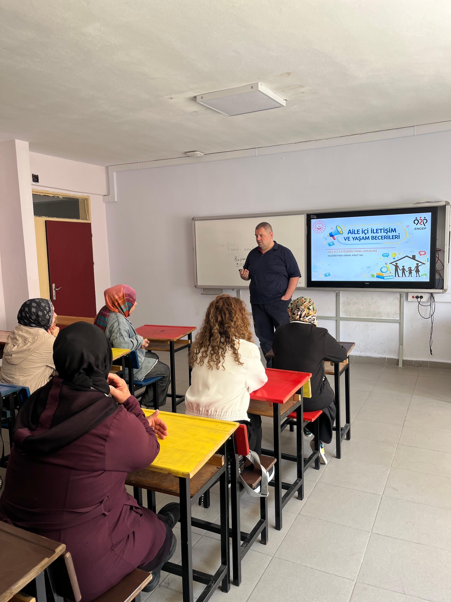 Velilere Yönelik Eğitim Programı Düzenlendi