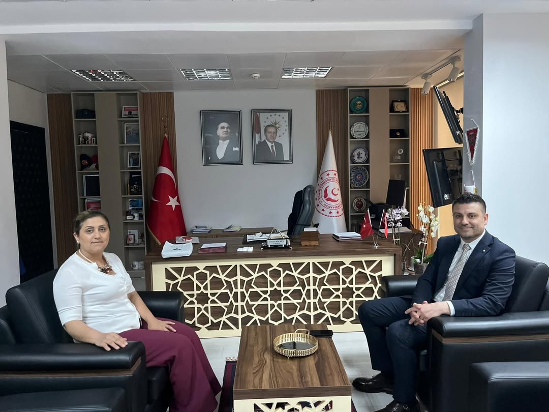 UEDAŞ İşletme Müdürü Sayın Barış Can TOYGUN İl Müdürümüz Sayın Emine BÖÇKÜN’ü Makamında Ziyaret Etti