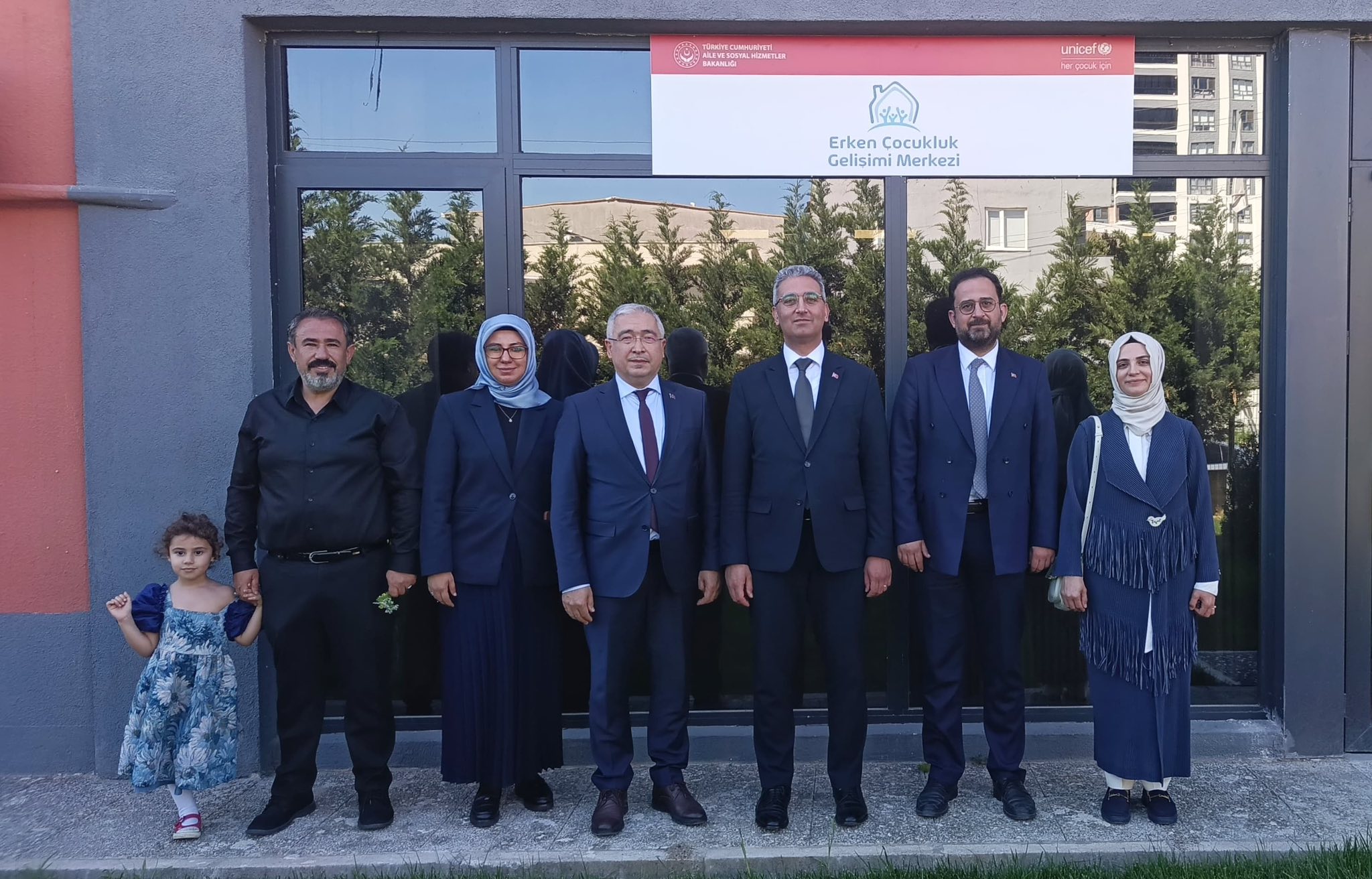 Yalnız Değilsiniz, Biz Varız