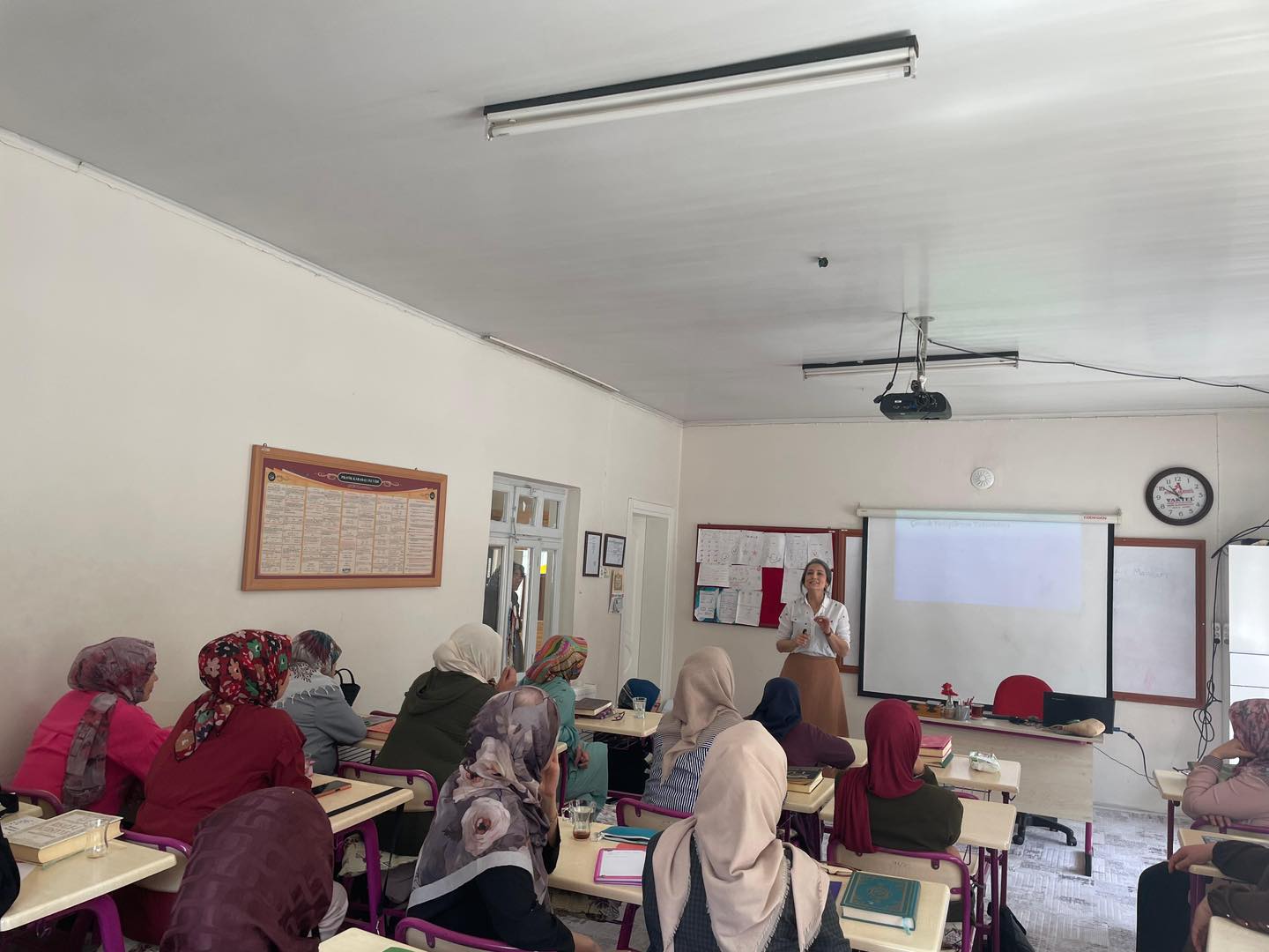 Salihli’de Aile Günü Kapsamında Aile Eğitim Programları Düzenlendi
