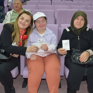 Anne ve Engelli Bireylerimize Ağız ve Diş Sağlığı Eğitimi ve Diş Taraması Yapıldı - fotoğraf 11