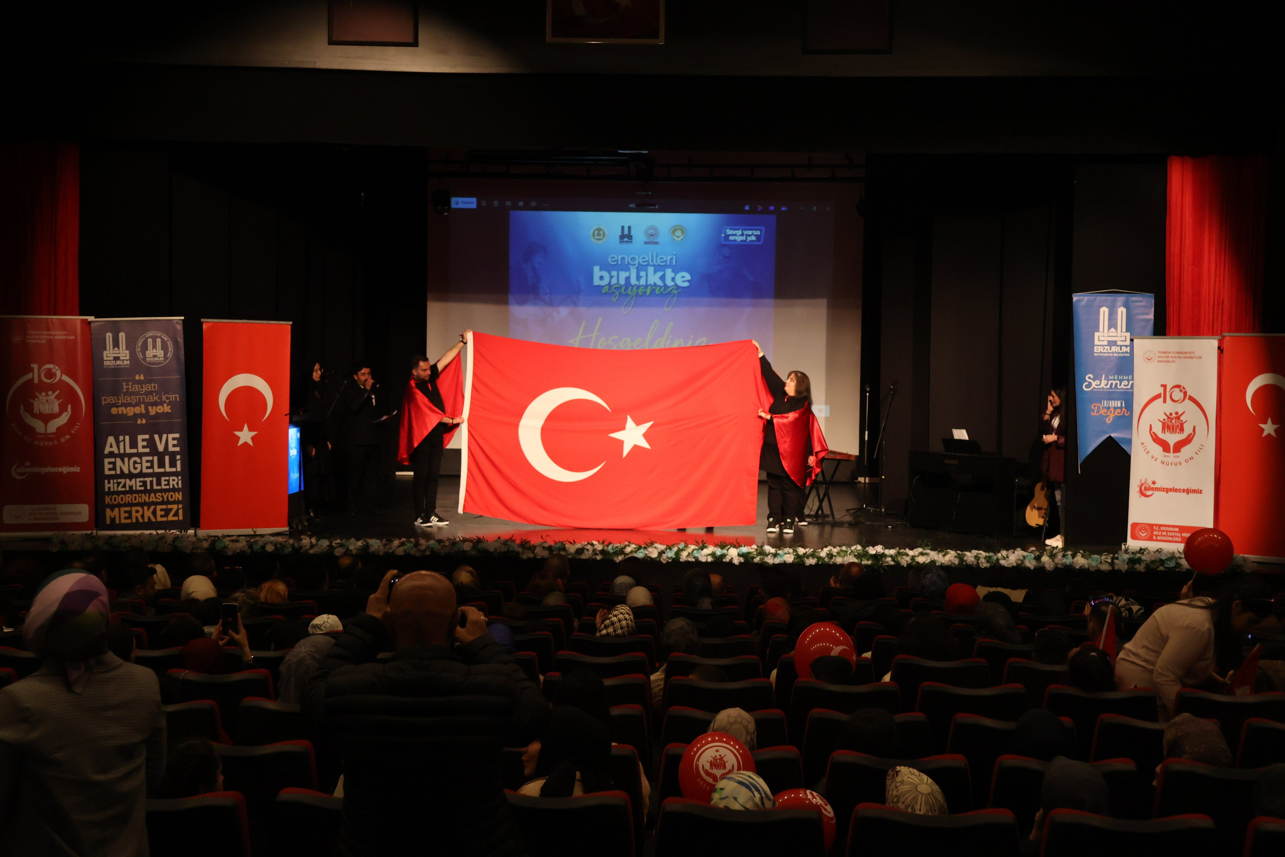 10-16 Mayıs Engelliler Haftası Kapsamında Hazırladığımız “Sevgi Varsa Engel Yok” Programımız Yoğun Katılımla Gerçekleşti.