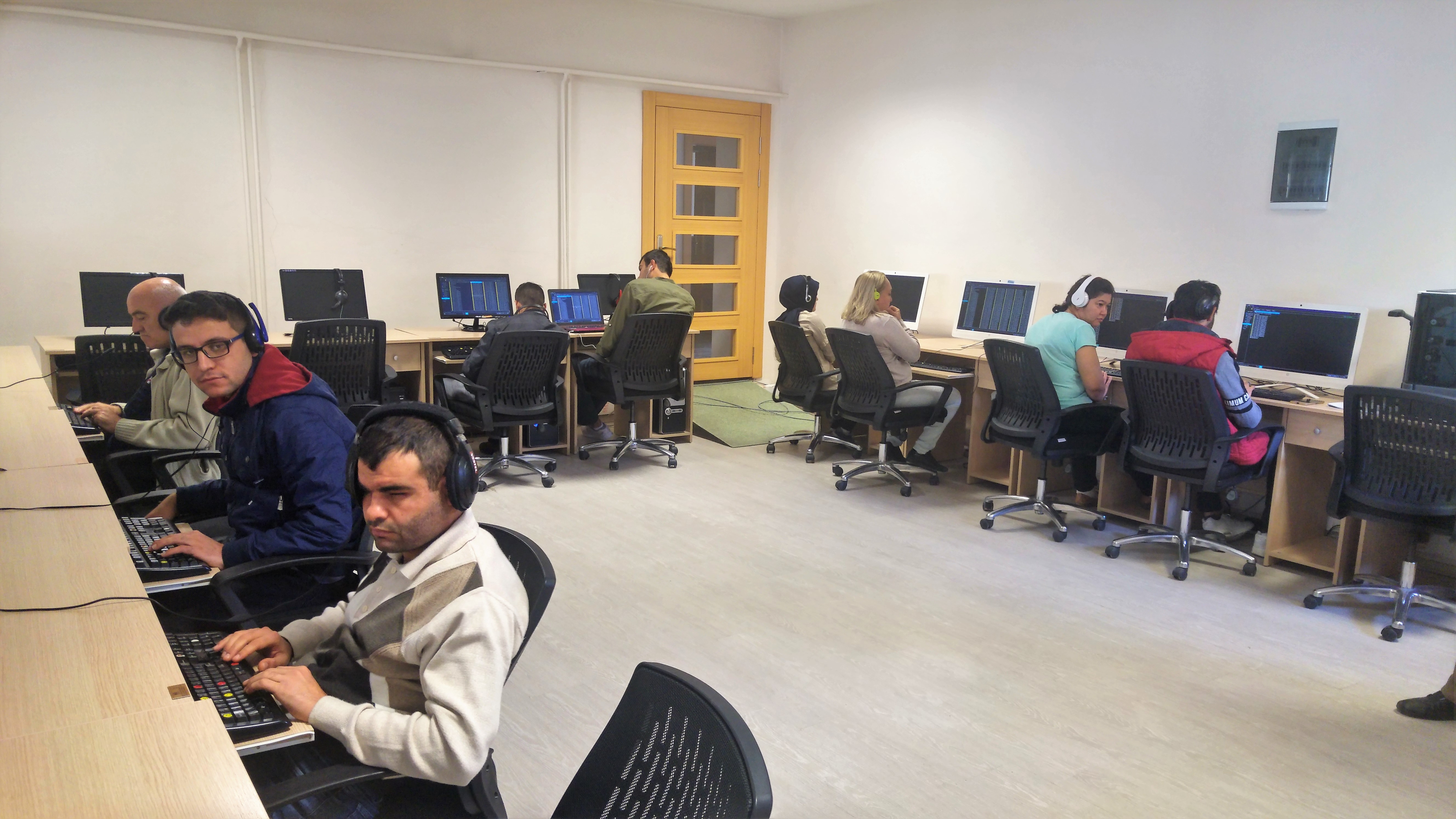 Yenimahalle Görme Engelliler Rehabilitasyon Merkezi Türkiye'nin Dört Bir Yanından Gelen Engelli Bireyleri Hayata Hazırlıyor 