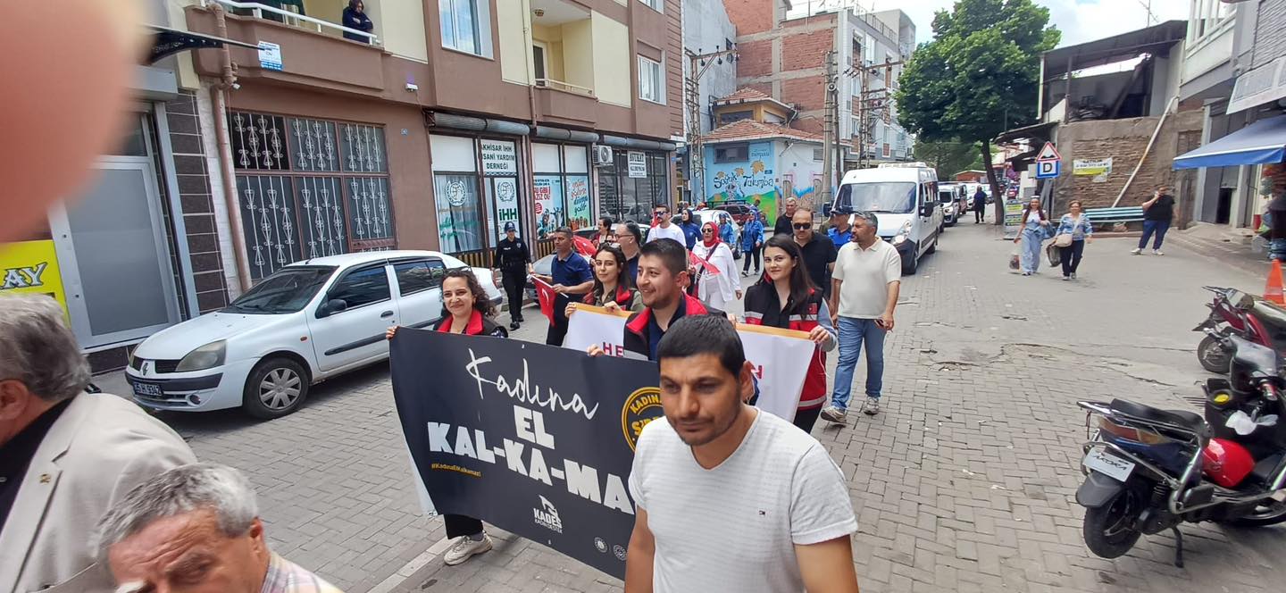 Akhisar’da Çağlak Festivali Kapsamında Farkındalık Yürüyüşü Gerçekleştirildi