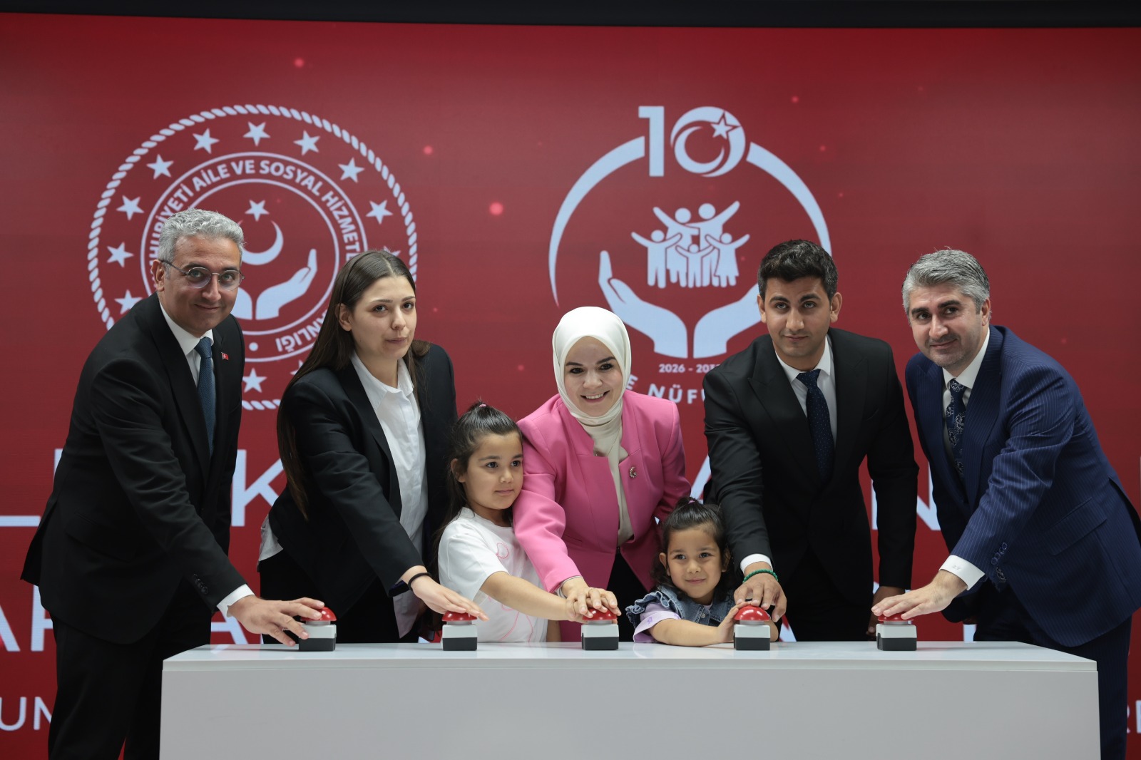 Aile ve Sosyal Hizmetler Bakanımız Göktaş, devlet korumasındaki gençlerin kamu kurumlarına yerleştirilmesi töreninde konuştu