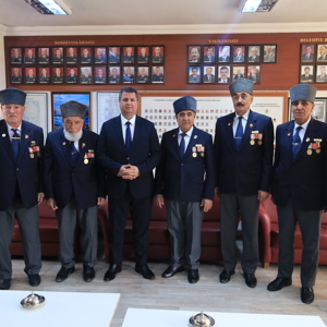 İl Müdürümüz Sayın Serdar Demirci, Elâzığ Aile Ve Sosyal Hizmetler İl Müdürlüğüne Tayin Olması Dolayısıyla Gerçekleştirdiği Veda Ziyaretleri Kapsamında, Muharip Gaziler Derneği Erzincan Şubesi’ni Ziyaret Etti. - fotoğraf 1