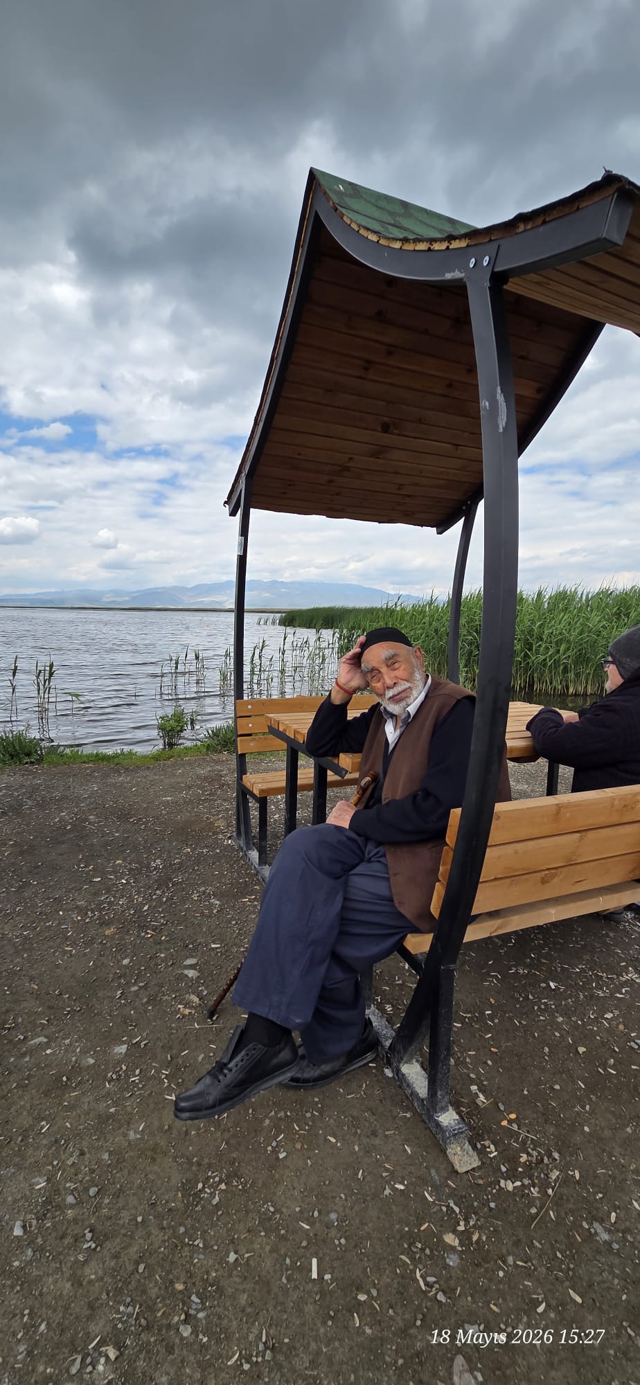 Bolvadin Huzurevi Sakinlerimiz Eber Gölünde Keyifli ve Huzurlu Zaman Geçirdi.