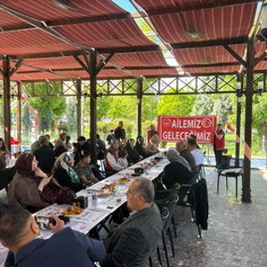 Yerköy Sosyal Hizmet Merkezi Müdürlüğümüz tarafından kahvaltı etkinliği düzenlenmiştir.  - fotoğraf 4